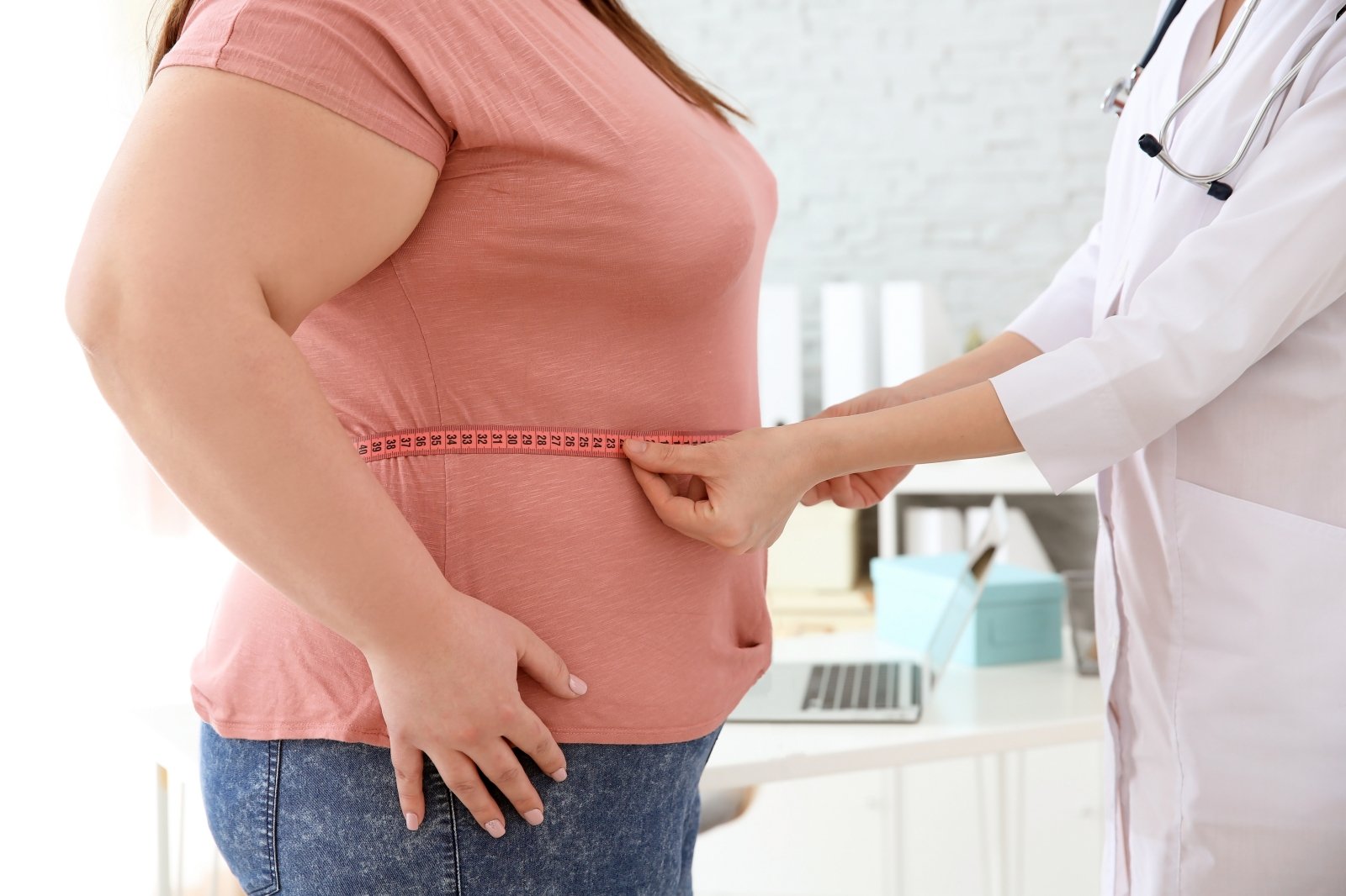 svorio netekimas padeda edemai 3 mėnesius maitinant krūtimi svorio neprarandama
